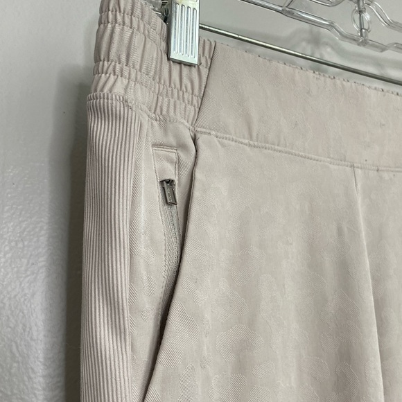 Athleta Brooklyn Textured Animal Print Jogger Pants in Leopard Abalone Gray - Picture 5 of 9